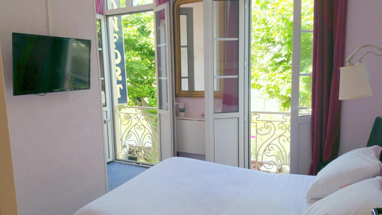 Hotel Confort 09 Ou Hc-09 Tarascon-sur-Ariege Exterior photo